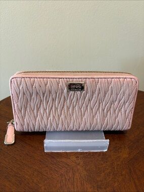 Coach Quilted Long Wallet  Zip-Around Wallet  Leather Blush  Pale Pink. EUC